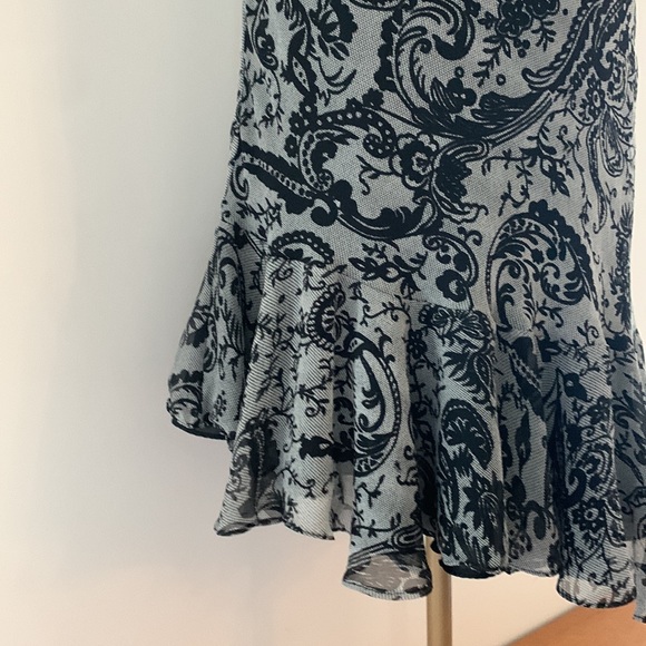 MISS B Black & Grey Paisley one shoulder dress, ruffles & high-low hem. M - Picture 9 of 13
